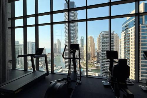 Brand New 1BR Marina Living with Padel - image 5