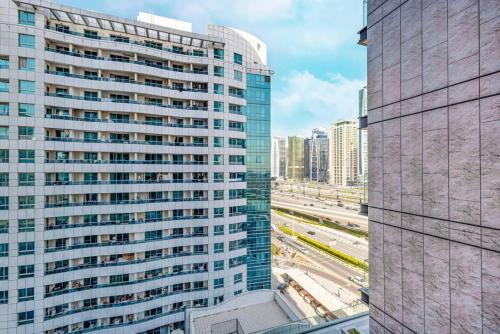 Brand New 1BR Marina Living with Padel - image 10