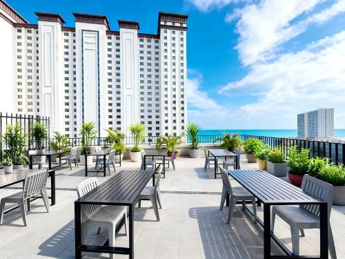 Surrounding environment, 东方酒店 in Sokha Beach