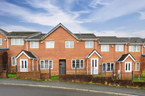 3 Bed Manchester Home Free Parking