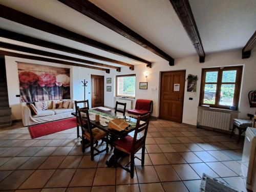 Koplietošanas atpūtas telpa ar TV, Passione Peonie Apartment in Roccabruna