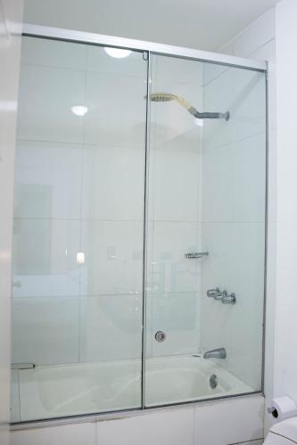 Engaging 2BR with balcony in Exclusive Miraflores - image 2