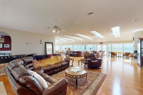 4 bedrooms, 9 beds