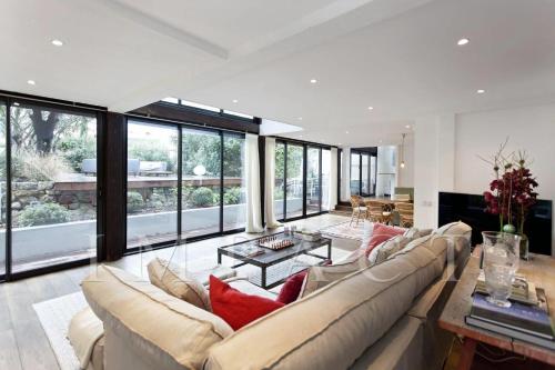 REF 1176 - Cannes Center - 5mins du Palais des Festivals