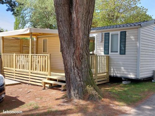 Mobil home 6 personnes situé dans le Camping Homair Moulin de Kermaux