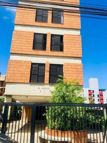 Edifício Nautilus – khách sạn tại Enseada