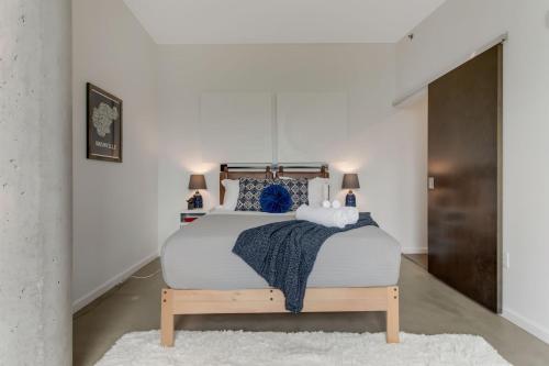 2115 Yeaman Place - image 3