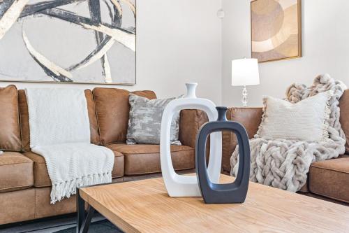 Pet Friendly Quiet - image 11