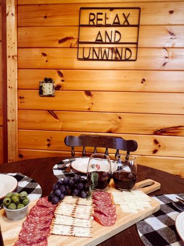 Discover tranquility at Hidden Oasis a charming home nestled in serene Cherry Log Mountain - image 10