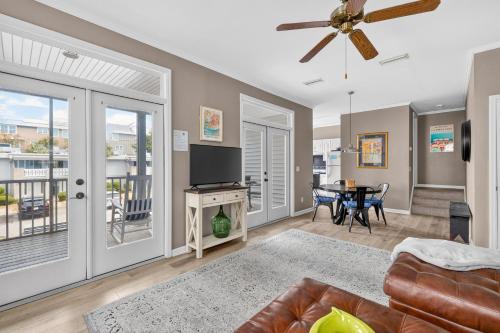 221 Olive Way - image 19