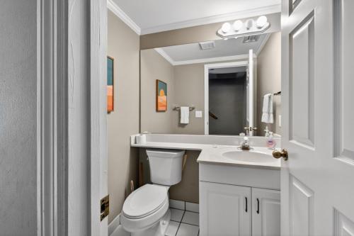 221 Olive Way - image 25