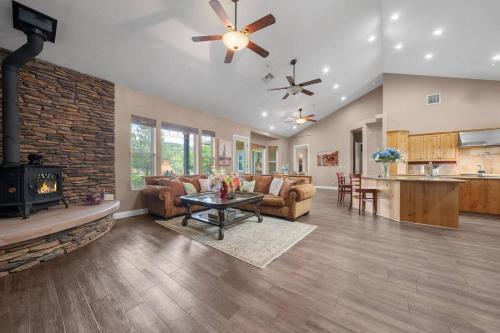 Desert Lake Hideout Newview Getaway BBQ Grill