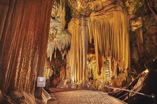 附近景點, 盧雷洞穴汽車旅館 (Luray Caverns Motels) in 盧雷