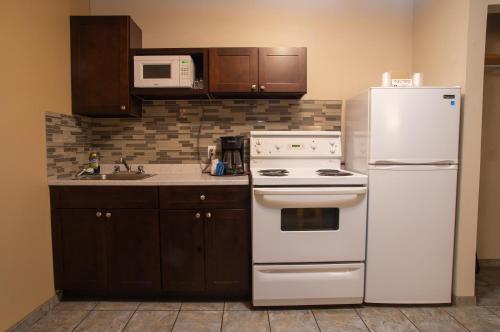 EasyStay Inn & Suites Fernie in Fernie