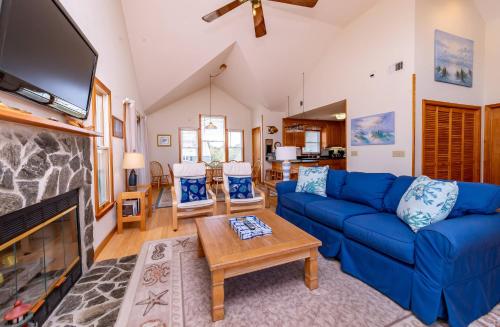 Windhaven - Corolla Whalehead Beach 400 Yds Pool Hot Tub Tiki Bar Pets OK Flex Stays - image 2