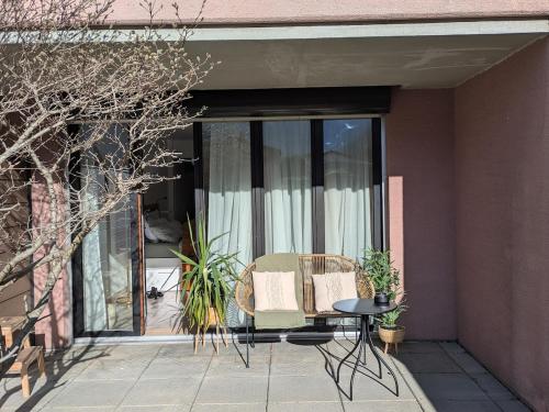 balkon/terasa, Bright studio Martigny - 30 min from Verbier - free parking in Martigny