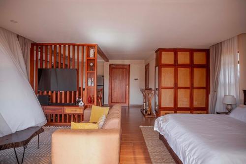 Top floor studio with Naguru hill views - image 2