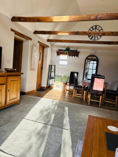 One bedroom converted barn - entire property in Burvaša