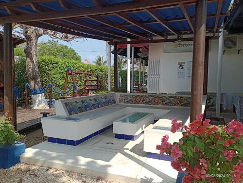 2 bedrooms, 4 beds