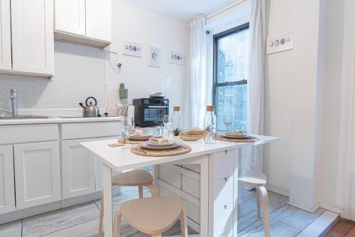 Purple Paradise NoMad 3BD Near Top NYC Attractions in New York, USA