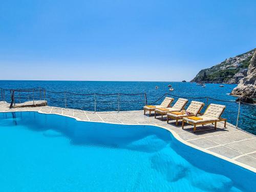 泳池, AMORE RENTALS - Villa Incanto sul Mare in 海濱/海旁