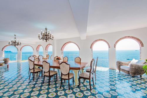 設施, AMORE RENTALS - Villa Incanto sul Mare in 海濱/海旁