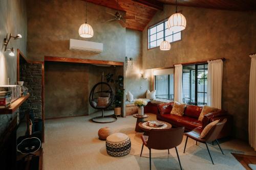 Stillwater Residence - Lakeview Serenity Retreat in Ngongotaha