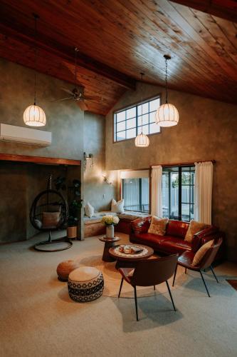 Stillwater Residence - Lakeview Serenity Retreat in Ngongotaha