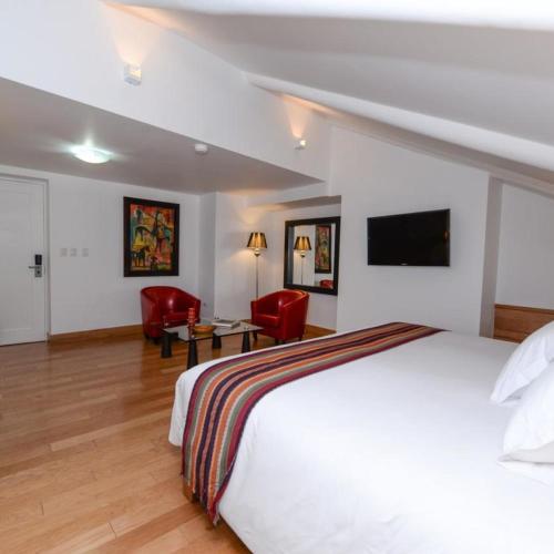 Hotel Plaza de Armas Cusco - Tap to explore photos