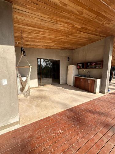 Concrete Jungle Studio with Outdoor Kitchen 4 Min to Beach in Santa Teresa