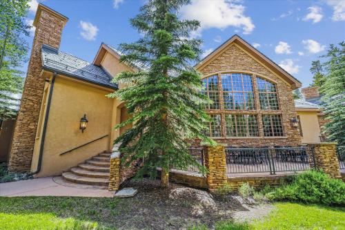 Experience luxury at Gold King Retreat, a large home in Breckenridge with a private hot tub in Warrior's Mark