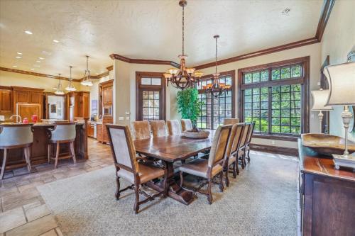 Experience luxury at Gold King Retreat, a large home in Breckenridge with a private hot tub in Warrior's Mark