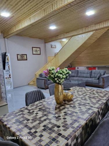 Shabran Pearl A-Frame in Şabran