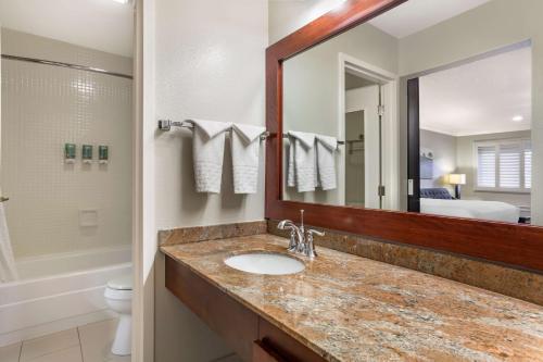 Best Western Dry Creek Inn - image 14