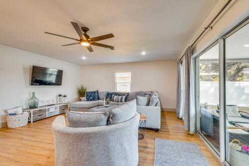Bikes, Kayak and Dock Lakefront Inverness Retreat in 因弗內斯