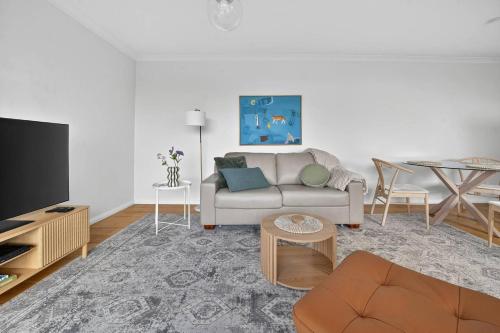 Coogee Oasis - Ocean Outlooks near the Beach - image 12
