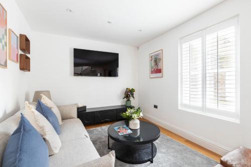 Beautiful 3-Bedroom House on the Edge of Hyde Park - image 11
