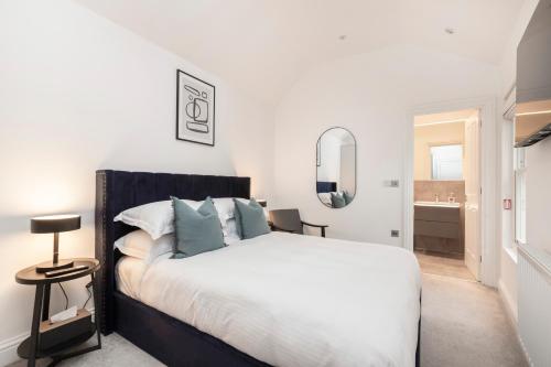 Beautiful 3-Bedroom House on the Edge of Hyde Park - image 8