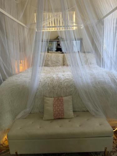 Peaceful Upstairs Oasis