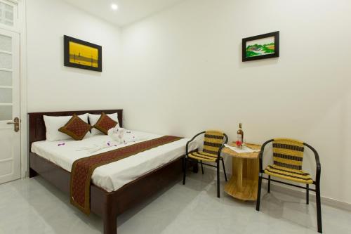 Deluxe Double Room with Balcony image 10