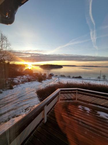 Koselig feriehus ved sjøen - Skjevikstranden in Skelvaagen