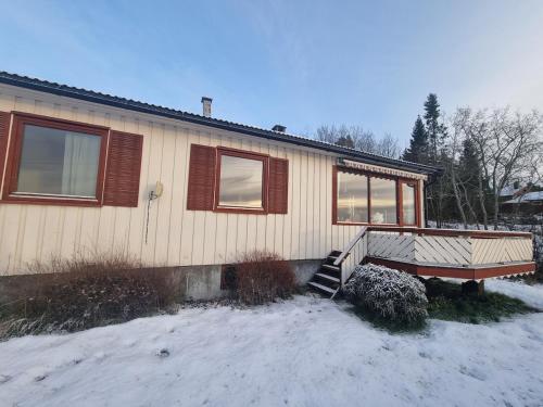 Koselig feriehus ved sjøen - Skjevikstranden in Skelvaagen