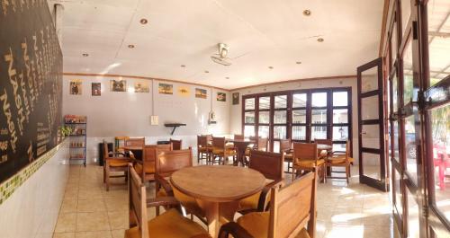 Beyond Pub guest House and Hotel in Thateng