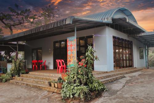 Beyond Pub guest House and Hotel in Thateng