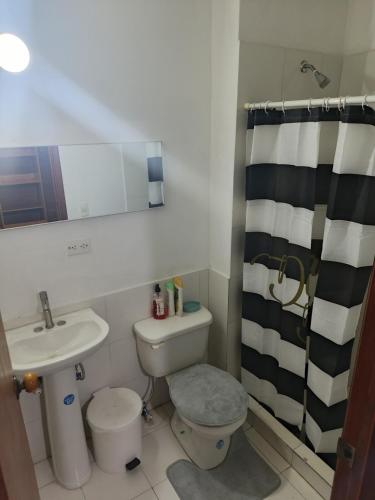 Shower, White Hub Modern Apt 5 min from Maiquetia Airport CCS in Maiquetía