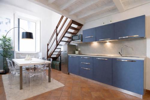 Pantheon Grand Loft, Spacious and Bright for 8 Via dei Cestari 4