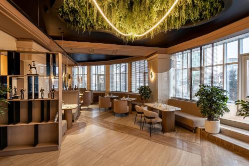 Pub/Lounge, Monotel Hotel in Oskemen