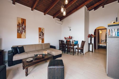 Villa Andriana & Villa Elena - Beachfront Pool Villas in Vasilikos