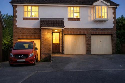 7 Minutes to City Centre - Contractors - Your Own Detached Budget One Bedroom House with Ensuite Bat – khách sạn tại Mapperley