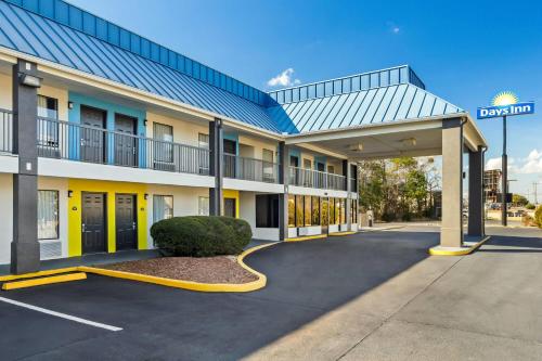 Days Inn by Wyndham Ocean Springs - image 37